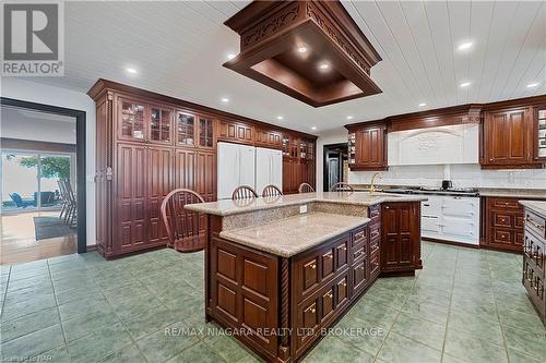 214 Windmill Point Road S, Fort Erie, ON - Indoor Photo Showing Kitchen