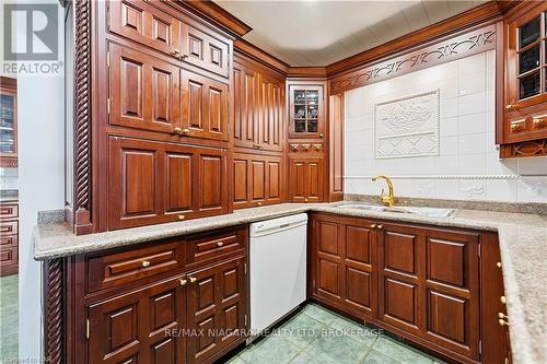 214 Windmill Point Road S, Fort Erie, ON - Indoor Photo Showing Kitchen With Double Sink