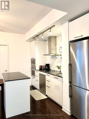 1902 - 14 York Street, Toronto, ON - Indoor Photo Showing Kitchen