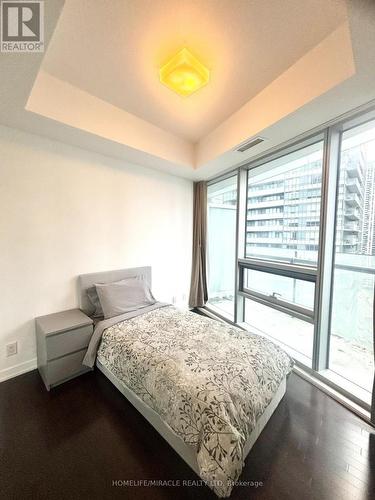 1902 - 14 York Street, Toronto, ON - Indoor Photo Showing Bedroom