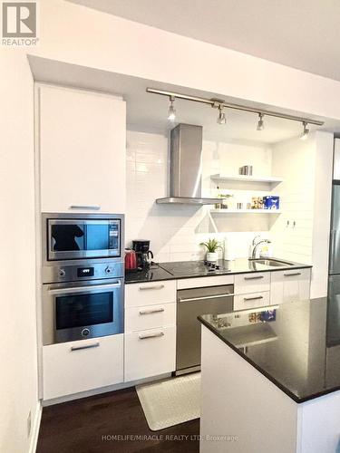 1902 - 14 York Street, Toronto, ON - Indoor Photo Showing Kitchen