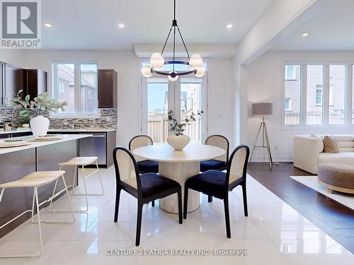 717 Mee Place, Newmarket, ON - Indoor Photo Showing Dining Room