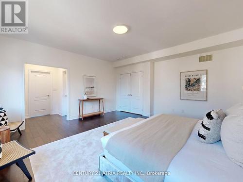 717 Mee Place, Newmarket, ON - Indoor Photo Showing Bedroom