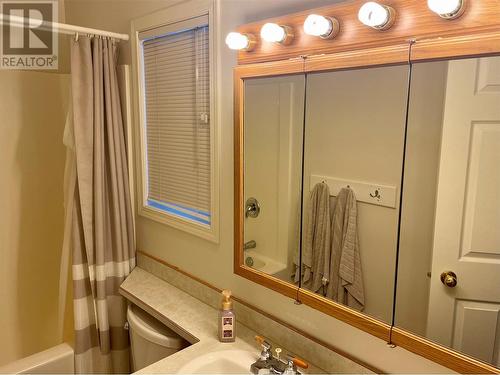 2454 75Th Avenue, Grand Forks, BC - Indoor Photo Showing Bathroom