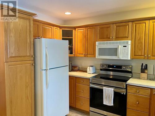 2454 75Th Avenue, Grand Forks, BC - Indoor Photo Showing Kitchen