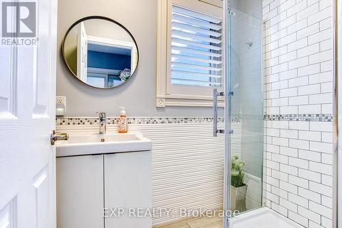 580 Fifty Road, Hamilton, ON - Indoor Photo Showing Bathroom