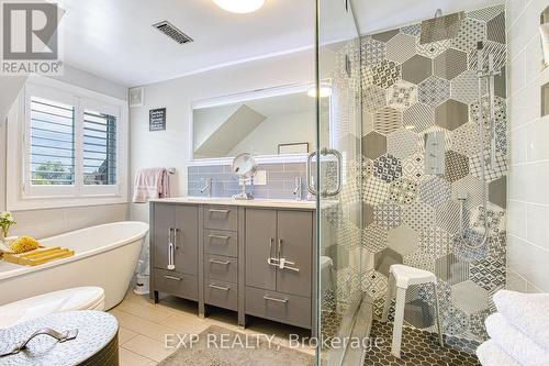 580 Fifty Road, Hamilton, ON - Indoor Photo Showing Bathroom