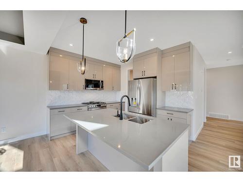 1 Patriot Wy, Spruce Grove, AB - Indoor Photo Showing Kitchen With Stainless Steel Kitchen With Double Sink With Upgraded Kitchen