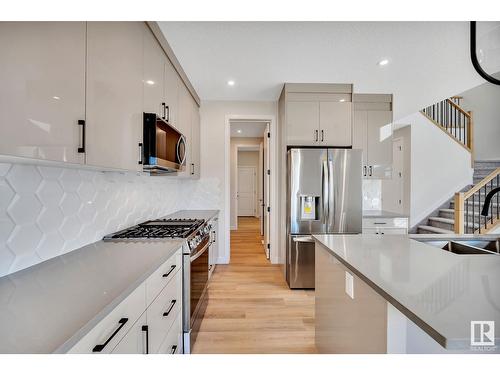 1 Patriot Wy, Spruce Grove, AB - Indoor Photo Showing Kitchen With Stainless Steel Kitchen With Upgraded Kitchen