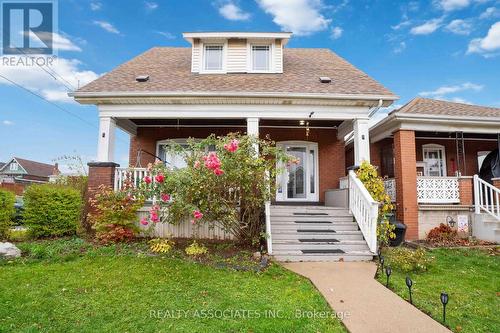 49 Connaught Avenue N, Hamilton, ON - Outdoor With Facade