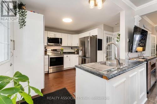 49 Connaught Avenue N, Hamilton, ON - Indoor Photo Showing Kitchen