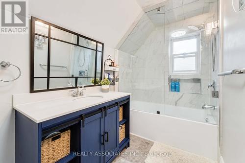 49 Connaught Avenue N, Hamilton, ON - Indoor Photo Showing Bathroom