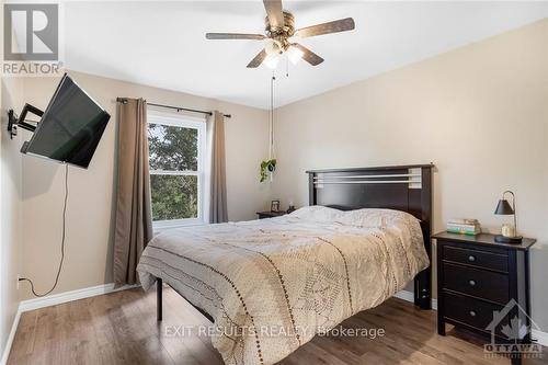 15025 Finch-Obnabruck Boundary Road, North Stormont, ON - Indoor Photo Showing Bedroom