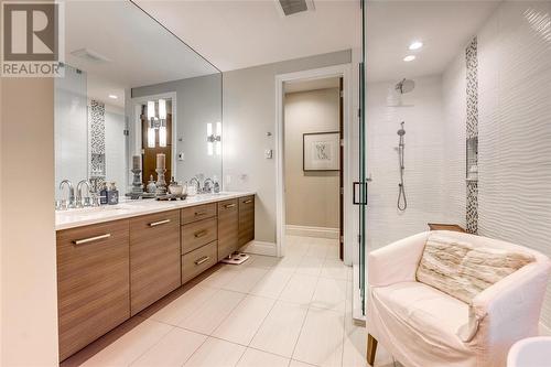 1066 Bruce Street, Sarnia, ON - Indoor Photo Showing Bathroom