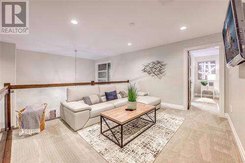 1066 Bruce Street, Sarnia, ON - Indoor Photo Showing Living Room