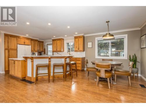 2291 21 Street Ne, Salmon Arm, BC - Indoor Photo Showing Dining Room