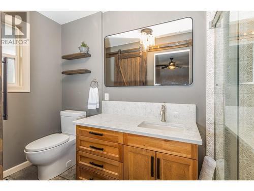 2291 21 Street Ne, Salmon Arm, BC - Indoor Photo Showing Bathroom