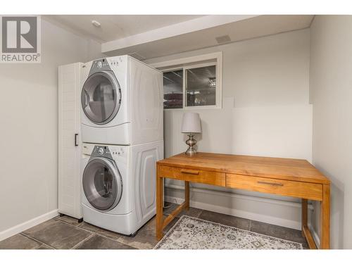 2291 21 Street Ne, Salmon Arm, BC - Indoor Photo Showing Laundry Room