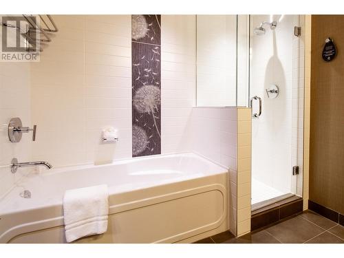 2950 Camozzi Road Unit# 1413, Revelstoke, BC - Indoor Photo Showing Bathroom