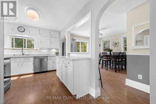 469 Ashley Street, Belleville, ON - Indoor Photo Showing Kitchen With Upgraded Kitchen