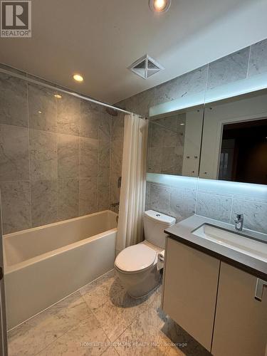 611 - 115 Mcmahon Drive, Toronto, ON - Indoor Photo Showing Bathroom