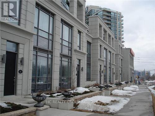 Th 33 - 25 Greenview Avenue, Toronto, ON - Outdoor