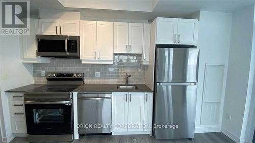 1514 - 1480 Bayly Street, Pickering, ON - Indoor Photo Showing Kitchen