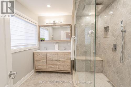 3812 Barley Trail, Mississauga, ON - Indoor Photo Showing Bathroom