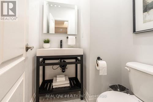 3812 Barley Trail, Mississauga, ON - Indoor Photo Showing Bathroom