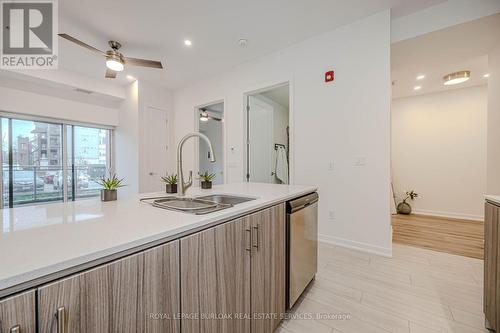 106 - 4040 Upper Middle Road, Burlington, ON - Indoor Photo Showing Kitchen