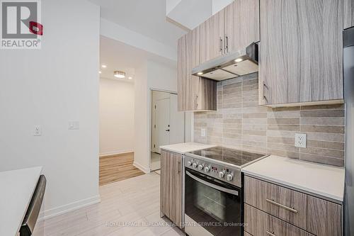 106 - 4040 Upper Middle Road, Burlington, ON - Indoor Photo Showing Kitchen