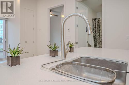 106 - 4040 Upper Middle Road, Burlington, ON - Indoor Photo Showing Kitchen