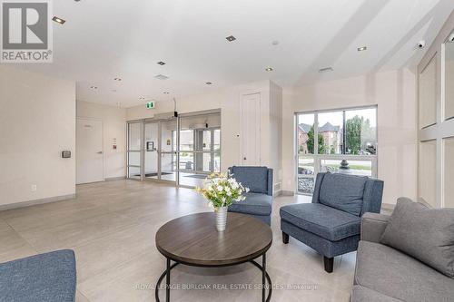 106 - 4040 Upper Middle Road, Burlington, ON - Indoor Photo Showing Living Room