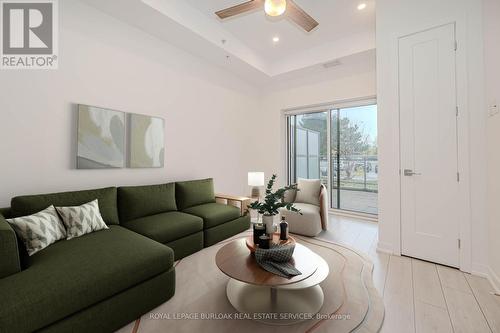 106 - 4040 Upper Middle Road, Burlington, ON - Indoor Photo Showing Living Room