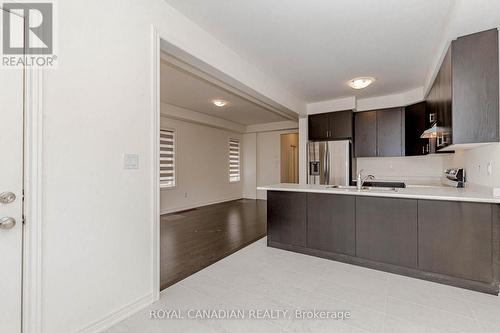 20 Silver Meadow Gardens, Hamilton, ON - Indoor Photo Showing Kitchen