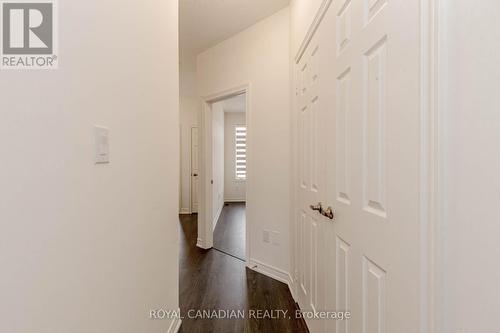 20 Silver Meadow Gardens, Hamilton, ON - Indoor Photo Showing Other Room