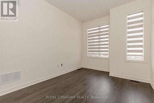 20 Silver Meadow Gardens, Hamilton, ON - Indoor Photo Showing Other Room