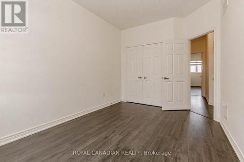 20 Silver Meadow Gardens, Hamilton, ON - Indoor Photo Showing Other Room