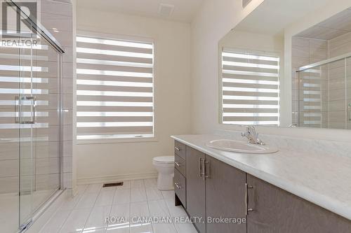 20 Silver Meadow Gardens, Hamilton, ON - Indoor Photo Showing Bathroom