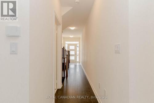 20 Silver Meadow Gardens, Hamilton, ON - Indoor Photo Showing Other Room