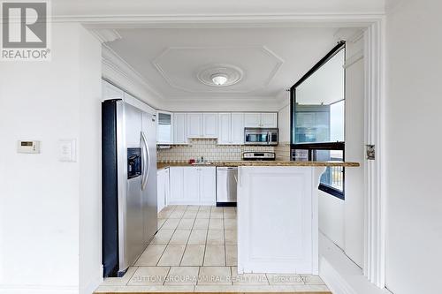 2301 - 135 Antibes Drive, Toronto, ON - Indoor Photo Showing Kitchen