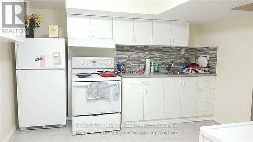 Lower - 291 Apache Trail, Toronto, ON - Indoor Photo Showing Kitchen