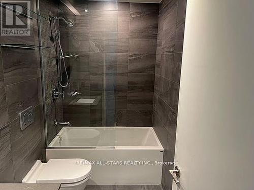 1807 - 81 Wellesley Street E, Toronto, ON - Indoor Photo Showing Bathroom