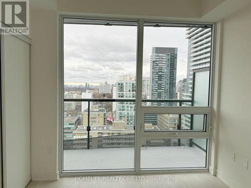 2001 - 127 Broadway Avenue, Toronto, ON - Indoor Photo Showing Other Room