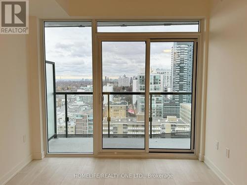 2001 - 127 Broadway Avenue, Toronto, ON - Indoor Photo Showing Other Room