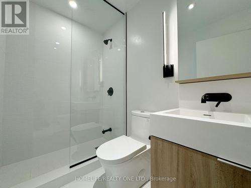 2001 - 127 Broadway Avenue, Toronto, ON - Indoor Photo Showing Bathroom