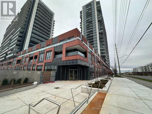 409 - 2545 Simcoe Street N, Oshawa, ON - Outdoor