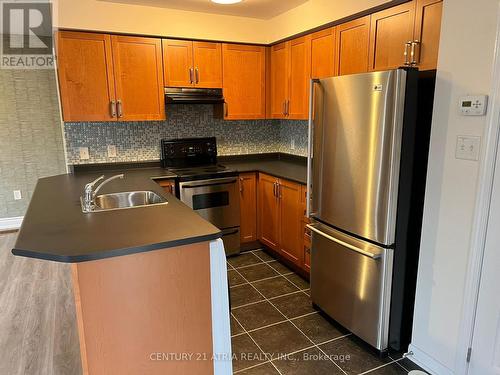 Coach - 170 Morning Dove Drive, Markham, ON - Indoor Photo Showing Kitchen