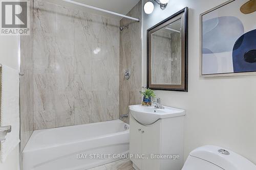 165 Revell Road, Newmarket, ON - Indoor Photo Showing Bathroom