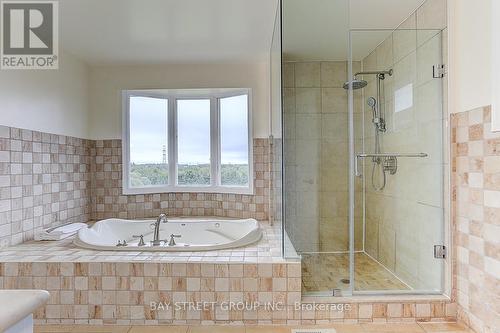 165 Revell Road, Newmarket, ON - Indoor Photo Showing Bathroom